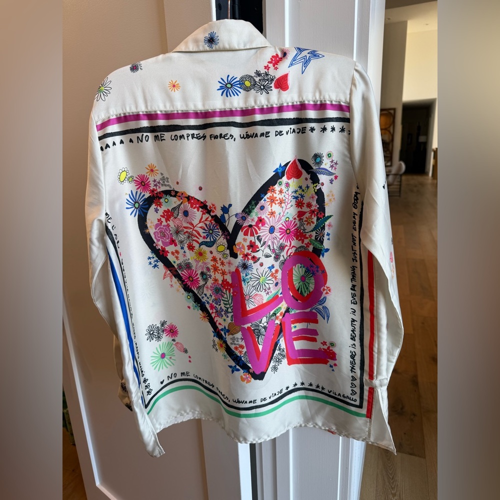 Vilagallo Love Grafitti Button Down Blouse
size US M/8 - Picture 5 of 13